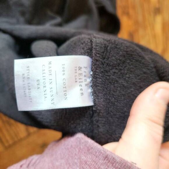 FRANK AND EILEEN - AUDREY FUNNEL NECK CAPELET in black One size - Picture 4 of 5